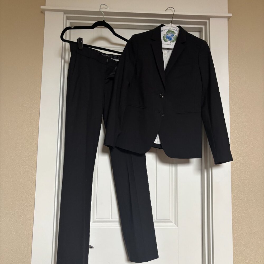 BANANA REPUBLIC black suit: JACKET (0P) and 2x PANTS (00P and 0P) Dry Cleaned - Picture 6 of 15